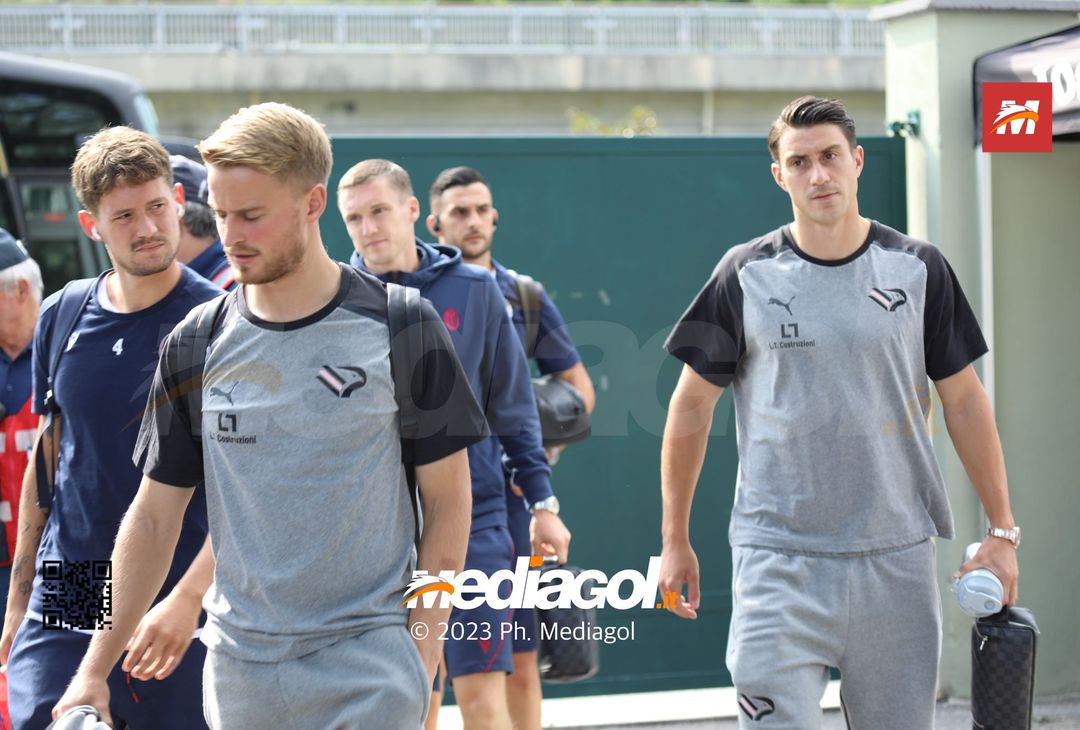 FOTO Bologna-Palermo, i rosanero arrivano allo stadio di Rovereto (Gallery) - immagine 11