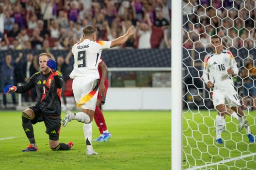 DÜSSELDORF, GERMANIA – 7 settembre 2024: Niclas Füllkrug della Germania esulta dopo aver segnato il primo gol della sua squadra durante la partita del Gruppo A3 di League A della UEFA Nations League 2024/25 tra Germania e Ungheria, disputata alla Merkur Spiel-Arena il 7 settembre 2024 a Düsseldorf, Germania. (Foto di Christian Kaspar-Bartke/Getty Images per la DFB) ESCLUSIVA – Huber: “Fullkrug è un trascinatore e vuole i Mondiali. Se sta bene, il Milan ha il suo numero 9”- immagine 2