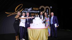 Autografi, sorrisi, scatti fotografici: pit stop Milan al premio Gentleman