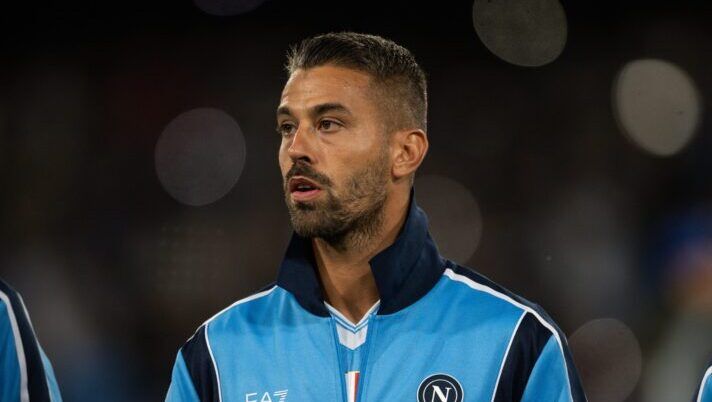 NAPLES, ITALY - OCTOBER 01: Leonardo Spinazzola before the UEFA Champions League 2025/26 League Phase MD2 match between SSC Napoli and Sporting Clube de Portugal at Stadio Diego Armando Maradona on October 01, 2025 in Naples, Italy. (Photo by SSC NAPOLI/SSC NAPOLI via Getty Images) I casi per la 12a al fanta: Tavares, Conceicao, Spinazzola, Ondrejka, Politano, Krstovic, Serdar e Zapata - immagine 1