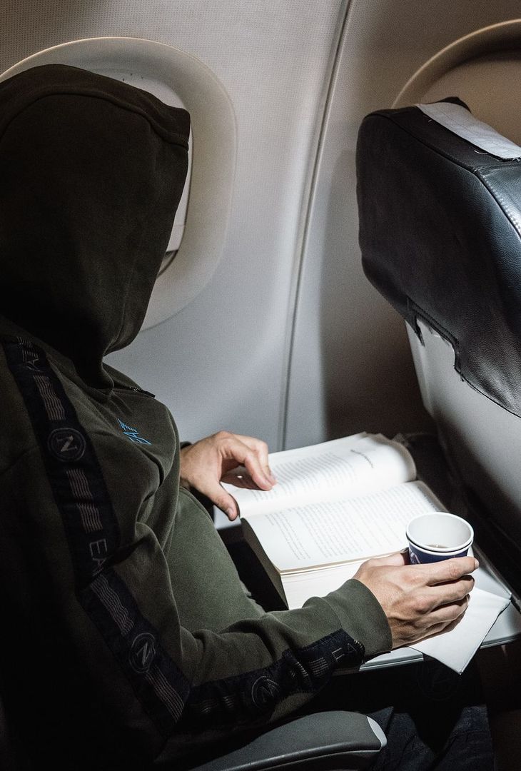 GALLERY La partenza del Napoli direzione Milano: la carica dei calciatori - immagine 3