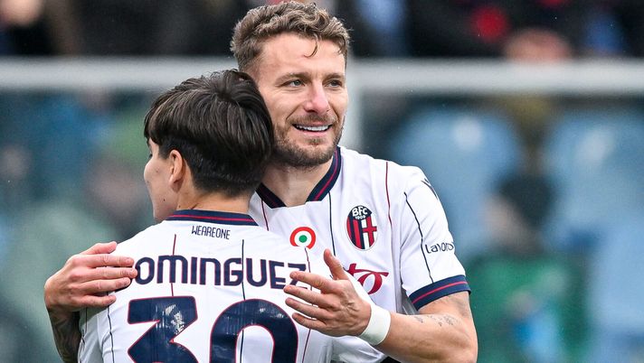 GENOA, ITALY - JANUARY 25: Benjamín Dominguez (L) and Ciro Immobile of Bologna celebrate after Sebastian Otoa of Genoa's own-goal during the Serie A match between Genoa CFC and Bologna FC 1909 at Luigi Ferraris Stadium on January 25, 2026 in Genoa, Italy. (Photo by Getty Images) Paratici lo voleva al Tottenham e non si arrende: la Fiorentina torna su Dominguez - immagine 1