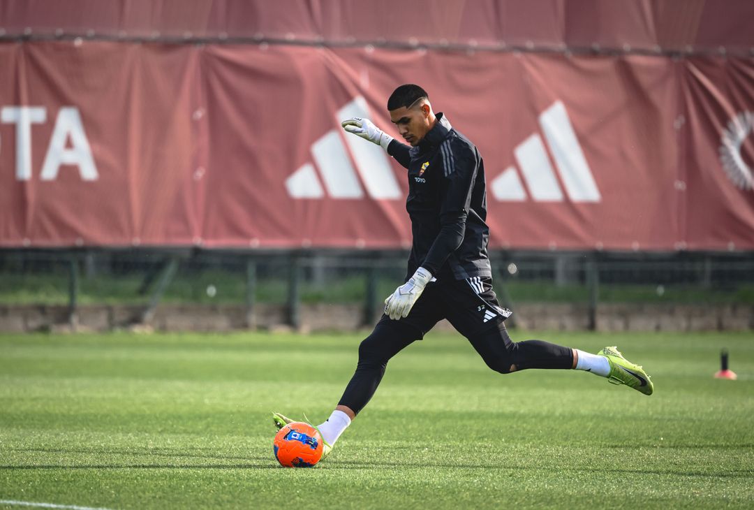 Trigoria, Roma in campo per l’allenamento del venerdì – FOTO GALLERY - immagine 2