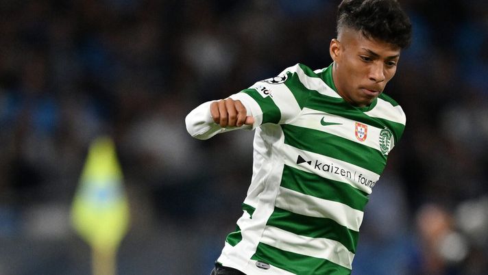 NAPLES, ITALY - OCTOBER 01: Alisson Santos of Sporting Clube de Portugal during the UEFA Champions League 2025/26 League Phase MD2 match between SSC Napoli and Sporting Clube de Portugal at Stadio Diego Armando Maradona on October 01, 2025 in Naples, Italy. (Photo by Francesco Pecoraro/Getty Images) Alisson Santos napoli