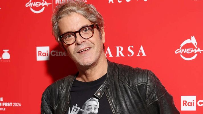 Musica, Bersani confessa: “Ho avuto un tumore ai polmoni. Ho imparato che…” - immagine 1