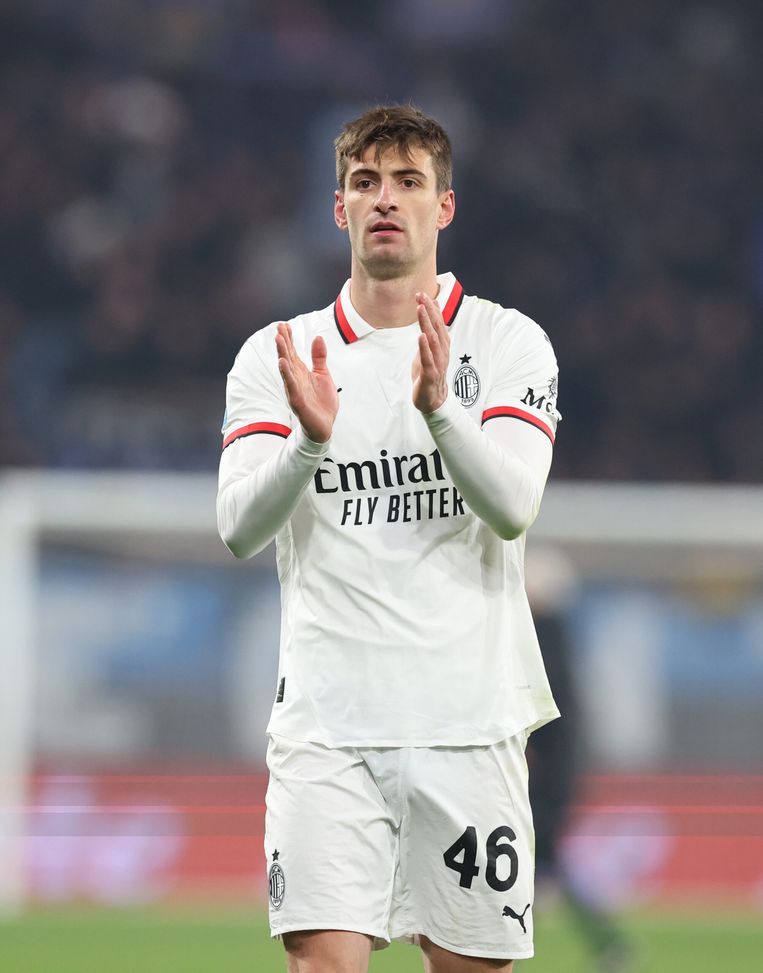 BERGAMO, ITALY - DECEMBER 06:  Matteo Gabbia of AC Milan reacts at the end of the Serie A match between Atalanta and AC Milan at Gewiss Stadium on December 06, 2024 in Bergamo, Italy. (Photo by Claudio Villa/AC Milan via Getty Images)  pagelle-milan-gabbia-seriea