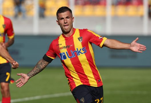 Ex obiettivi, Strefezza illumina subito in Serie B e porta tre punti al Como- immagine 2