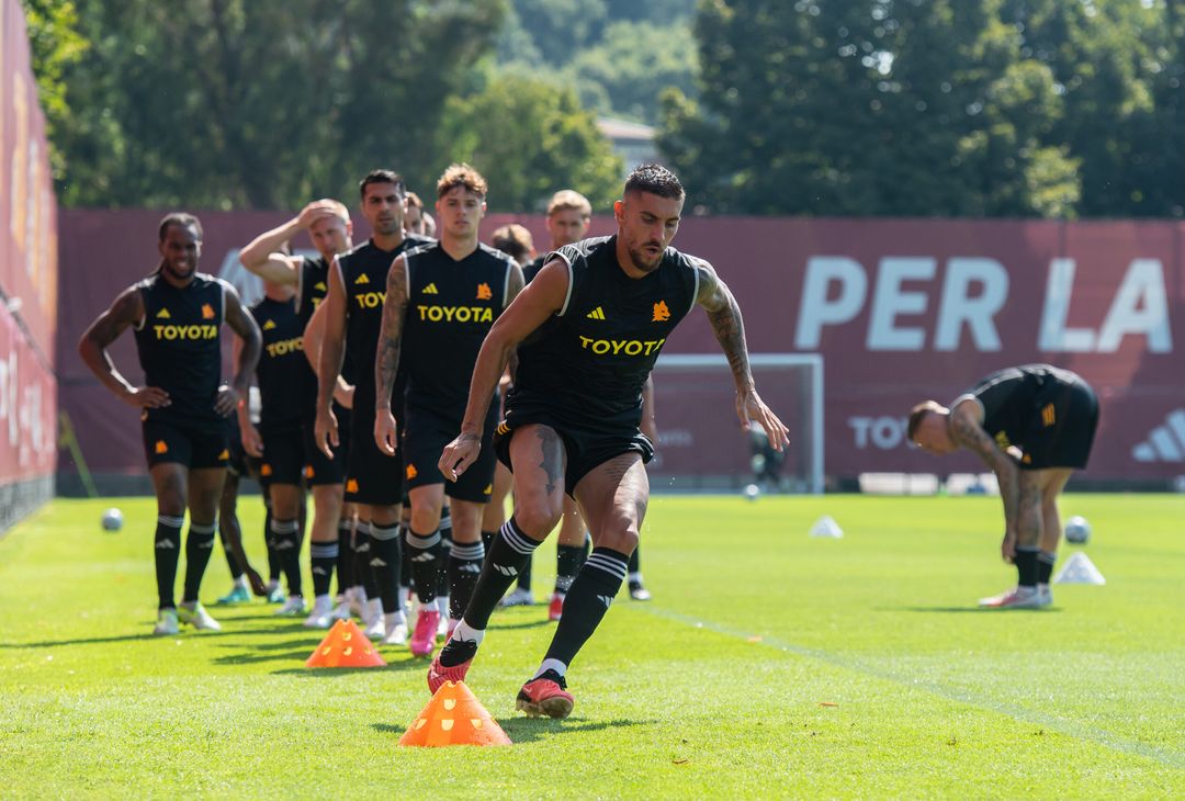 La Roma torna ad allenarsi in vista della sfida contro il Verona – FOTO GALLERY - immagine 19