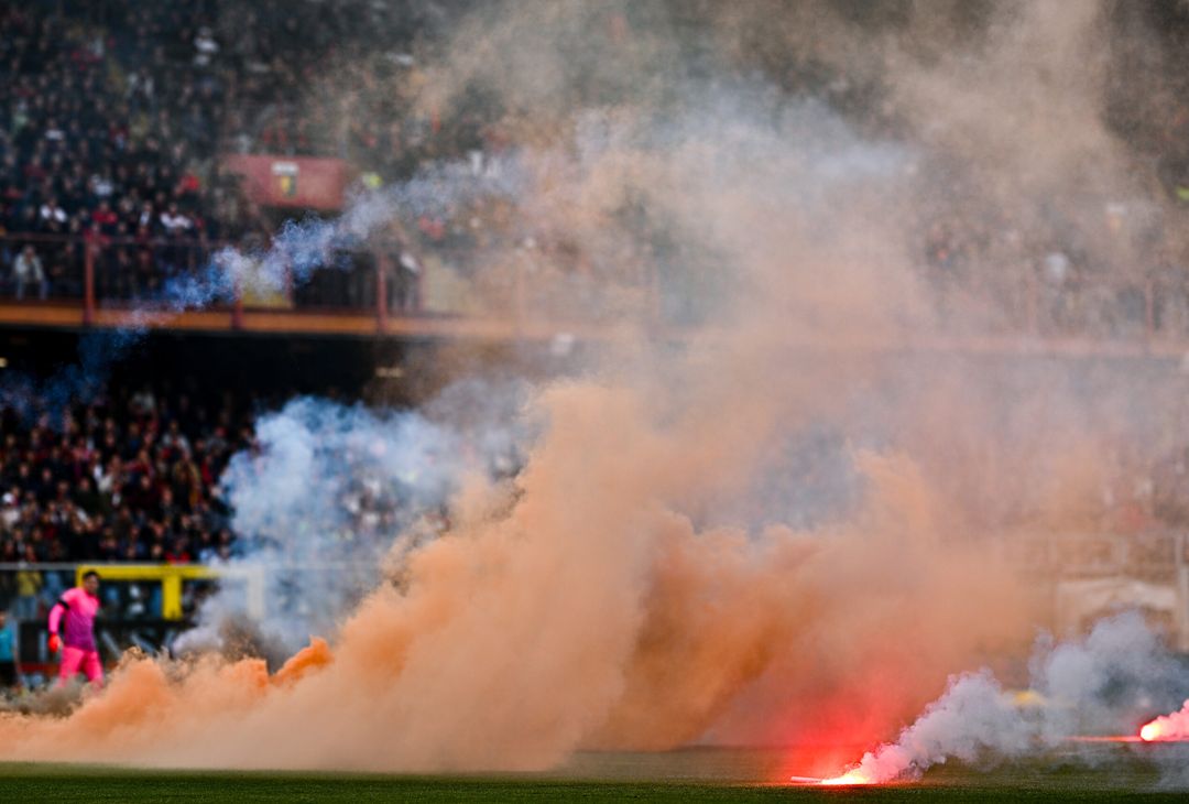 Genoa-Lazio, fumogeni