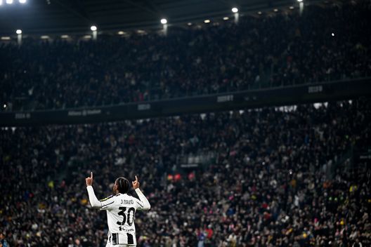 La festa di David dopo il primo gol in Juventus-Napoli di Serie A (Foto di Daniele Badolato - Juventus FC/Juventus FC via Getty Images) I top e i flop della 22a giornata di Serie A: Roma-Milan la vince l’Inter, Juve top- immagine 3