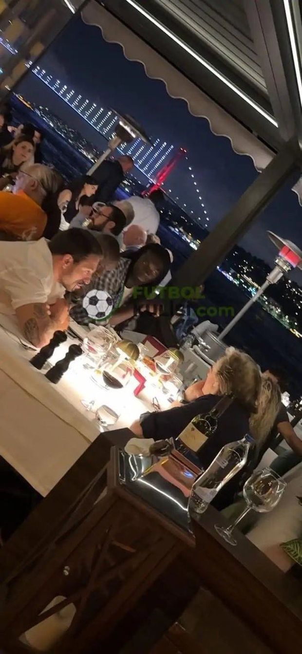 Il Mister perde il derby e va a cena con un rivale del Galatasaray: tifosi Fenerbahce furiosi- immagine 2