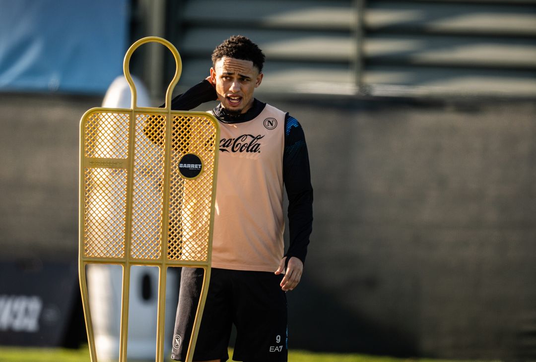 GALLERY Okafor, primo allenamento con la maglia del Napoli: tutte le foto - immagine 11