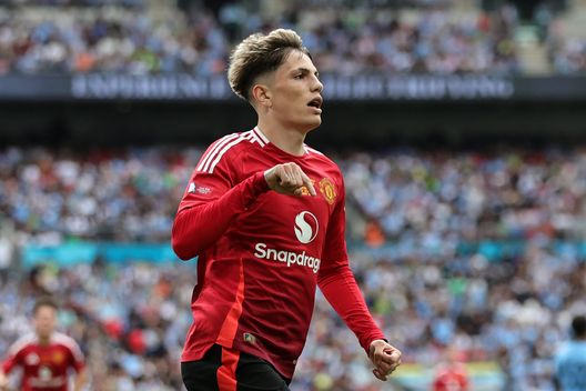 Garnacho in goal nel Manchester Derby Community Shield