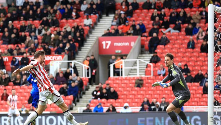 STOKE ON TRENT, ENGLAND - FEBRUARY 21: Ben Wilmot of Stoke City scores his team's second goal during the Sky Bet Championship match between Stoke City and Leicester City at Bet365 Stadium on February 21, 2026 in Stoke on Trent, England. (Photo by Jess Hornby/Getty Images) Stoke-Oxford: diretta live e probabili formazioni del match - immagine 1