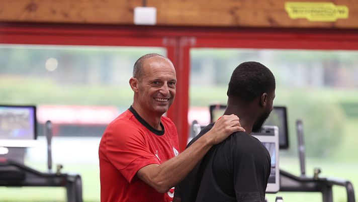 MILAN, ITALY - JULY 05: Head coach AC Milan Massimiliano Allegri looks on during AC Milan medical tests at Milanello sports center on July 05, 2025 in Milan, Italy. (Photo by Claudio Villa/AC Milan via Getty Images)  Donadoni Allegri