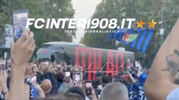 VIDEO FCIN1908 / Derby, la reazione dei tifosi dell’Inter all’arrivo del pullman del Milan