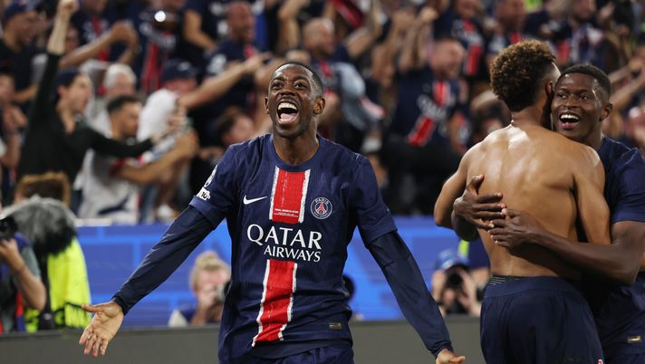 MUNICH, GERMANY - MAY 31: Ousmane Dembele of Paris Saint-Germain celebrates after Desire Doue of Paris Saint-Germain scores his team's third goal during the UEFA Champions League Final 2025 between Paris Saint-Germain and FC Internazionale Milano at Munich Football Arena on May 31, 2025 in Munich, Germany. (Photo by Lars Baron/Getty Images) Ousmane Dembélé vince il Pallone d’Oro 2025! A Donnarumma il premio Yashin, McTominay primo “italiano” - immagine 1
