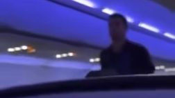 VIDEO / Le immagini virali di Joao Cancelo che si arrabbia in aereo: c’è una spiegazione