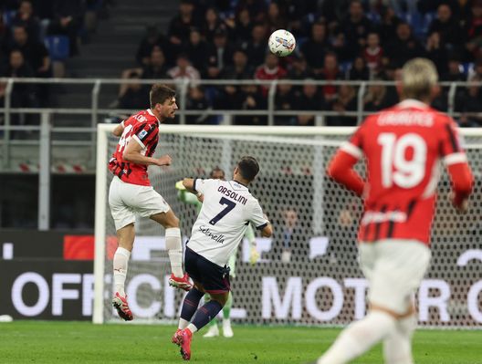 gabbia-milan-bologna-risultato-live-diretta-highlights-pagelle-voti-serie-a-news-gimenez-pulisic