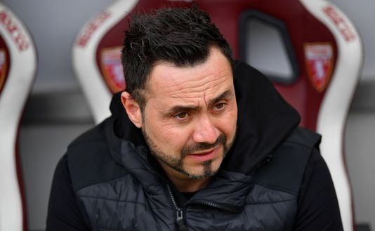 TURIN, ITALY - MARCH 17: Roberto De Zerbi, Head Coach of Sassuolo looks on prior to the Serie A match between Torino FC and US Sassuolo at Stadio Olimpico di Torino on March 17, 2021 in Turin, Italy. Sporting stadiums around Italy remain under strict restrictions due to the Coronavirus Pandemic as Government social distancing laws prohibit fans inside venues resulting in games being played behind closed doors. (Photo by Valerio Pennicino/Getty Images)