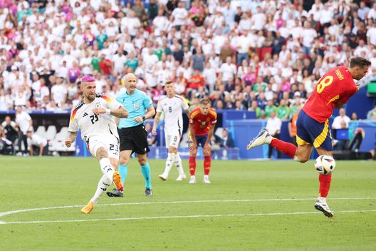 Lehmann e il look di Andrich: “Che problema ha con la sua personalità? Di questi tempi…”- immagine 3