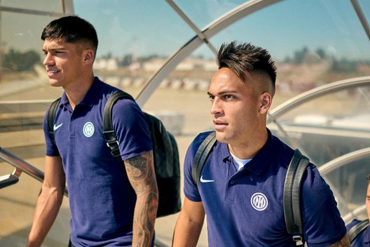 Lautaro Martinez e Dybala scatenati al matrimonio di Correa: drink e non solo- immagine 3