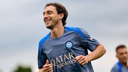COMO, ITALY - JULY 26: Darmian Matteo of FC Internazionale in action during the FC Internazionale training session at the club's training ground BPER Training Centre at Appiano Gentile on July 26, 2024 in Como, Italy. (Photo by Mattia Ozbot - Inter/Inter via Getty Images)