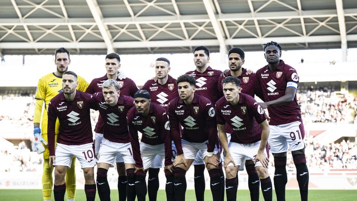 TURIN, ITALY - DECEMBER 13: Torino FC Team line up during the Serie A match between Torino FC and US Cremonese at Stadio Olimpico di Torino on December 13, 2025 in Turin, Italy. (Photo by Diego Puletto/Getty Images) Le pagelle di Torino-Cremonese 1-0: Maripan vince la sfida con Vardy, Zapata cresce- immagine 2