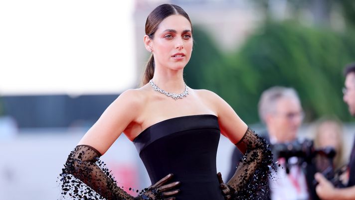 VENICE, ITALY - AUGUST 29: Miriam Leone attends a red carpet for 'Maria' during the 81st Venice International Film Festival on August 29, 2024 in Venice, Italy. (Photo by Andreas Rentz/Getty Images)  Da Alessia Marcuzzi a Miriam Leone: l’entusiasmo dei co-conduttori di Sanremo. E Malgioglio… - immagine 1