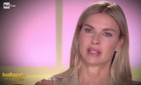 Martina Colombari a Ballando con le Stelle e la reazione di Costacurta: “Adesso però basta” Martina Colombari a Ballando con le Stelle e la reazione di Costacurta: “Adesso però basta” - immagine 1