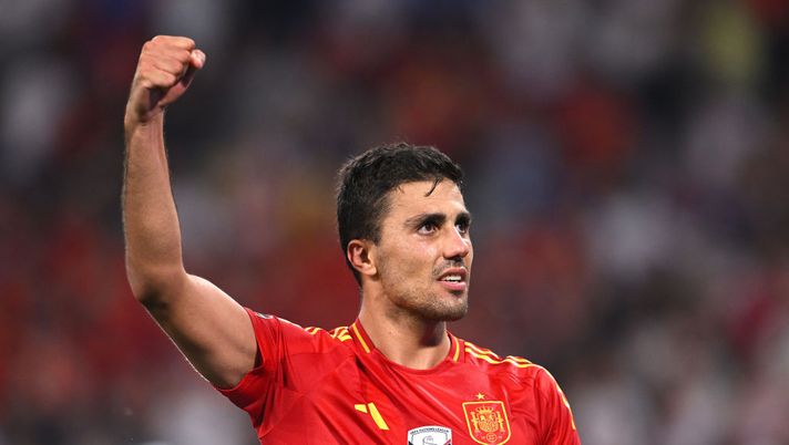 MUNICH, GERMANY - JULY 09: Rodri of Spain celebrates victory after the UEFA EURO 2024 Semi-Final match between Spain and France at Munich Football Arena on July 09, 2024 in Munich, Germany. (Photo by Stu Forster/Getty Images) La Spagna perde Rodri: niente convocazione contro Georgia e Bulgaria - immagine 1