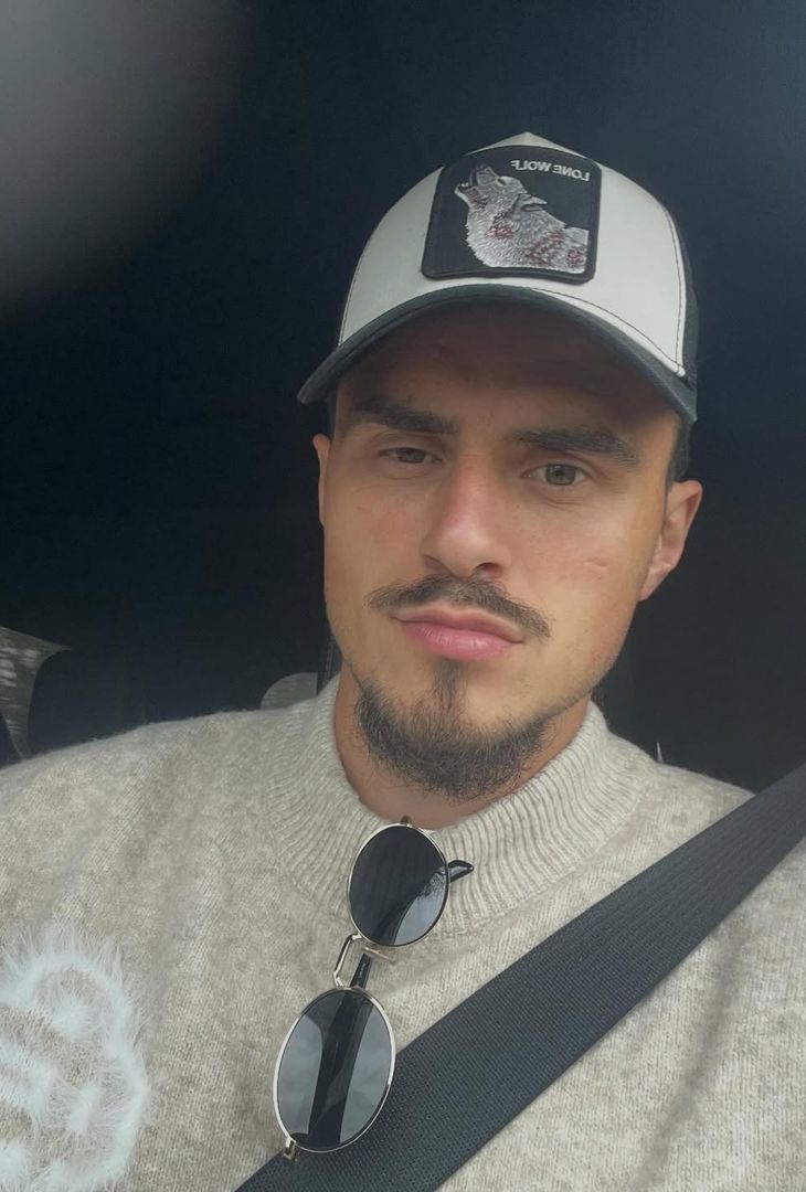 Elmas ironizza sui social in attesa del 2026: viaggi, campo e mister yes –  LE FOTO - immagine 6