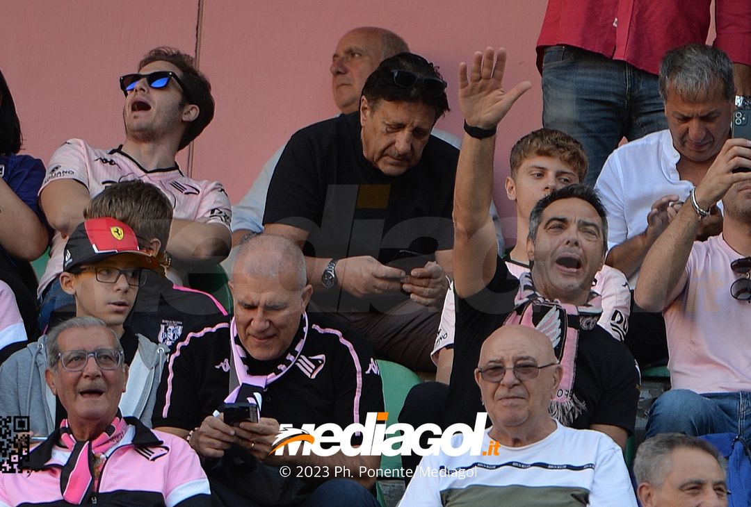 FOTOTIFO Palermo-Lecco, gli scatti ai tifosi al “Renzo Barbera” (GALLERY) - immagine 103
