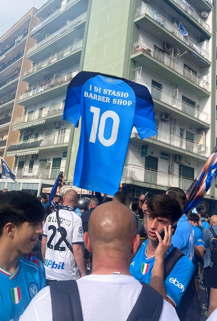 GALLERY Da Kvara versione cane a tatuaggi impossibili: le foto più curiose dal Maradona - immagine 3