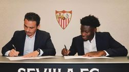 Agoumé sui social: “Che orgoglio tornare al Siviglia”