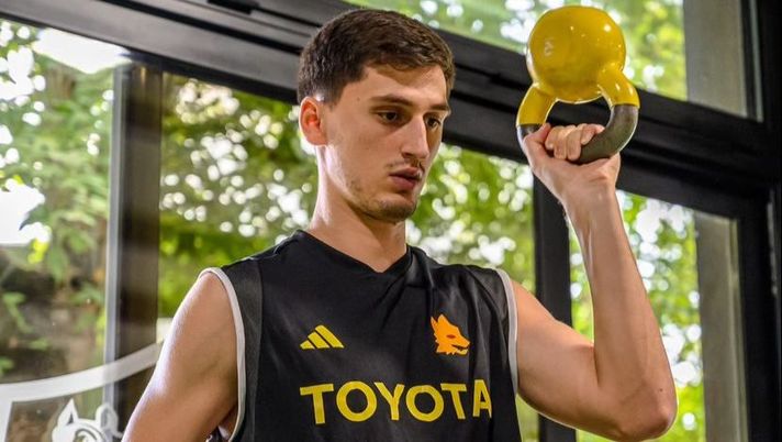 Roma, Kumbulla continua il recupero a Trigoria: “Mollare mai” - immagine 1