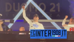 VIDEO FCIN1908 / Calhanoglu lancia il coro: “Chi non salta rossonero è”. E Barella…