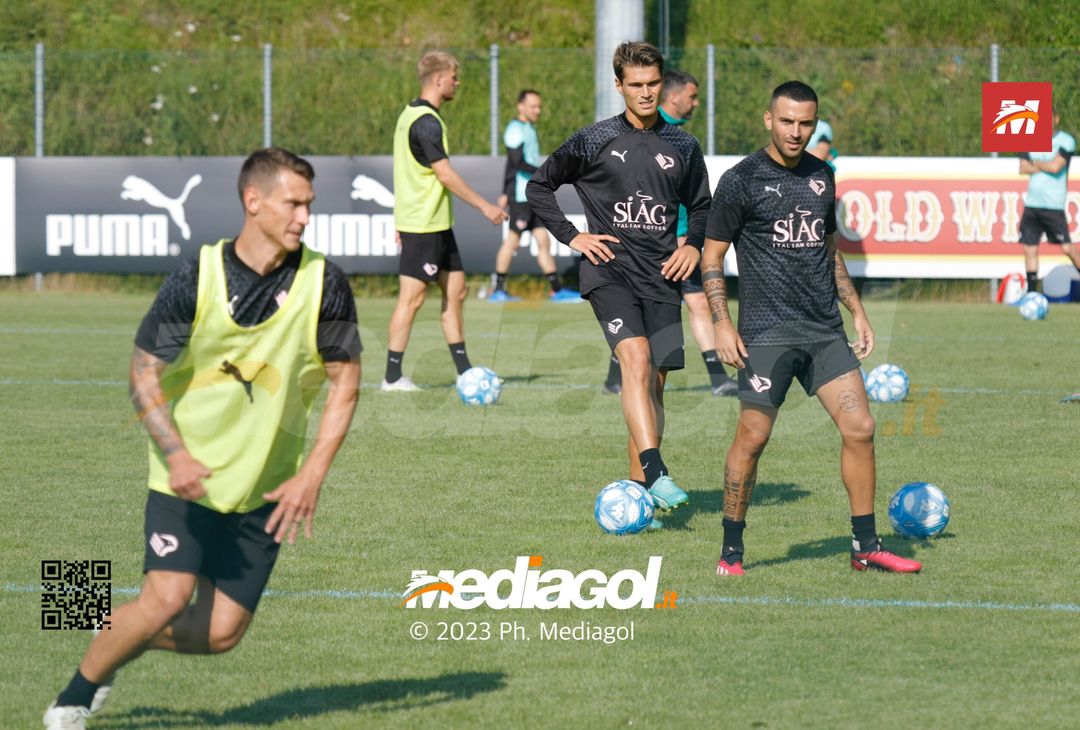 FOTO Ritiro Palermo, day 5 a Ronzone: sorrisi e tattica, presente Bigon (Gallery) - immagine 55