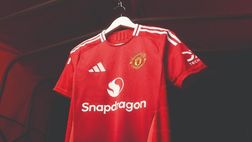 Manchester United, la nuova maglia si ispira alla stagione 1952/1953