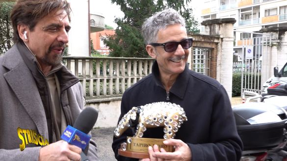 Prima puntata di Striscia La Notizia: Guest Star Del Piero e Maria De Filippi. Tapiro a Fiorello- immagine 2