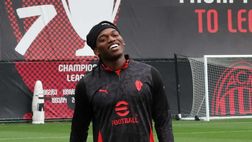 Leao con Nkunku? I dubbi di formazione per Milan-Roma. C’è un’altra strada possibile in attacco