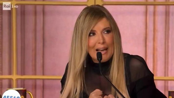 Barbara D’Urso: “Scritte cose false, ma io volo alto”, Lucarelli replica: “Parliamo di…” Barbara D’Urso: “Scritte cose false, ma io volo alto”, Lucarelli replica: “Parliamo di…” - immagine 1