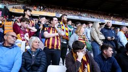 Tifosi del Bradford rischiano di perdersi la partita contro il Blackburn a causa… di una mucca