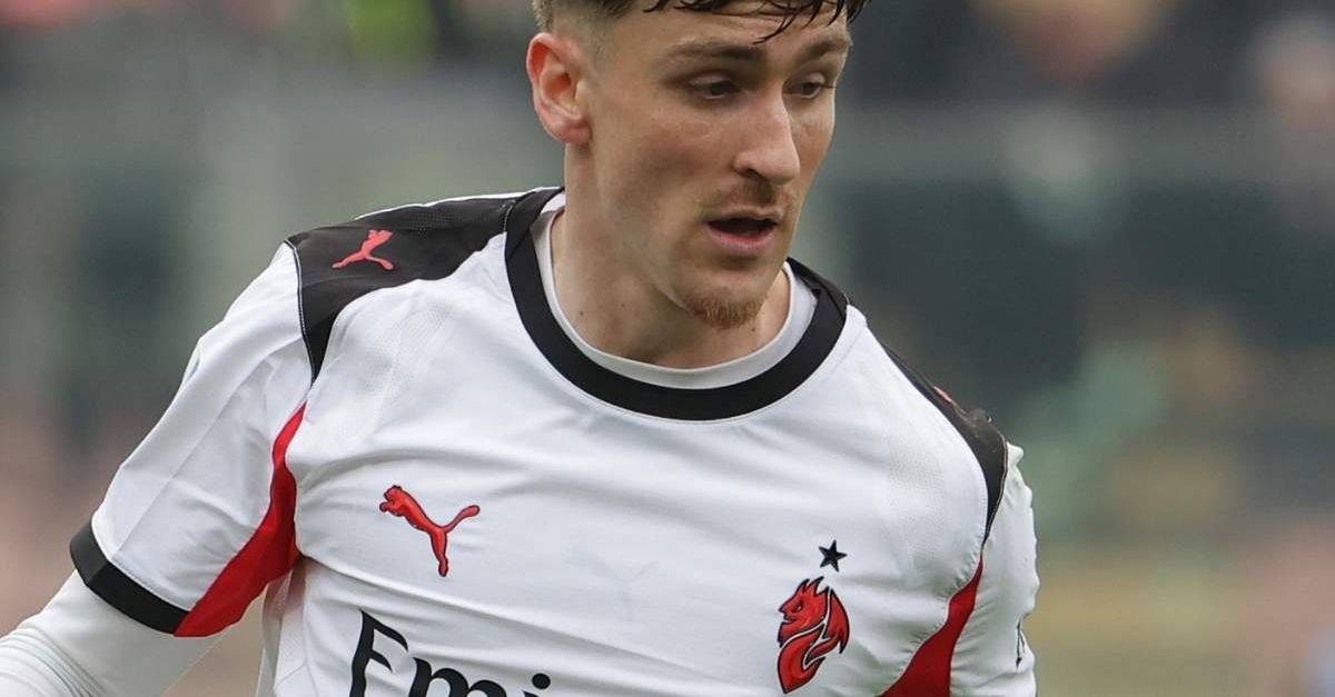 Furia social su Saelemaekers che simula (falsità). Tifosi dell’Inter, perché vi preoccupate del derby? Furia social su Saelemaekers che simula (falsità). Tifosi dell’Inter, perché vi preoccupate del derby?