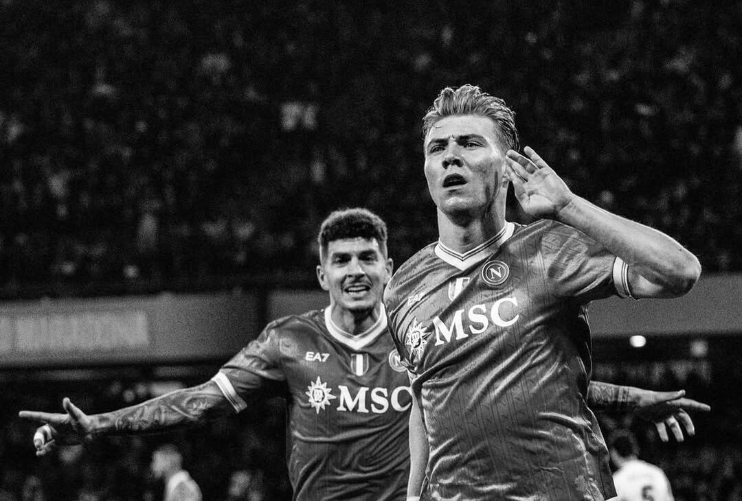 Napoli-Juve, una serata da sogno: le suggestive immagini in bianco e nero – LE FOTO- immagine 1