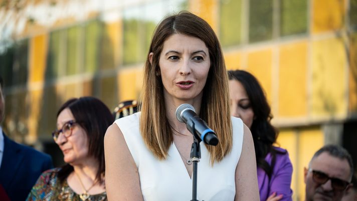 Caos Roma per l’esonero di De Rossi: servizio di protezione per la CEO Lina Souloukou - immagine 1