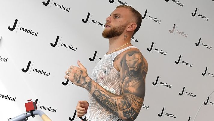 TURIN, ITALY - JULY 05: Juventus New Signing Michele Di Gregorio Medical Tests at Jmedical on July 05, 2024 in Turin, Italy. (Photo by Filippo Alfero - Juventus FC/Juventus FC via Getty Images) Juve, ecco Di Gregorio al posto di Szczesny: decisi anche secondo e terzo portiere - immagine 1