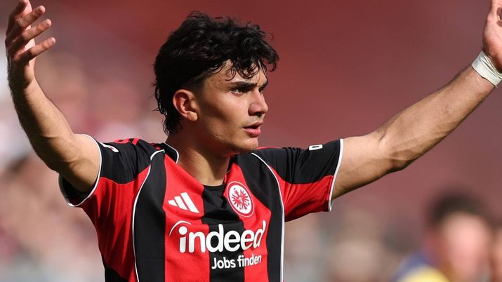 Can Uzun, trequartista dell'Eintracht Francoforte, interessa al Milan per il calciomercato estivo 2026
