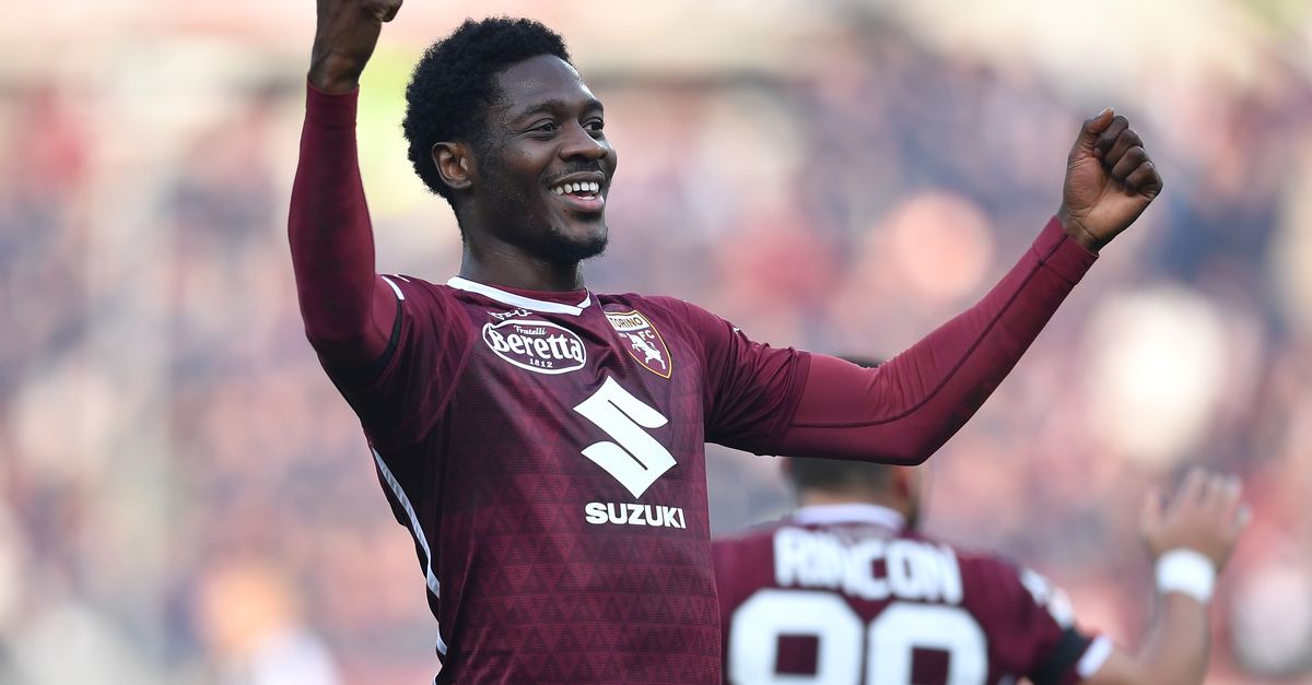 Fenerbahçe-Nottingham Forest 0-3, lo sfottò di Ola Aina: "Altro che inferno..."