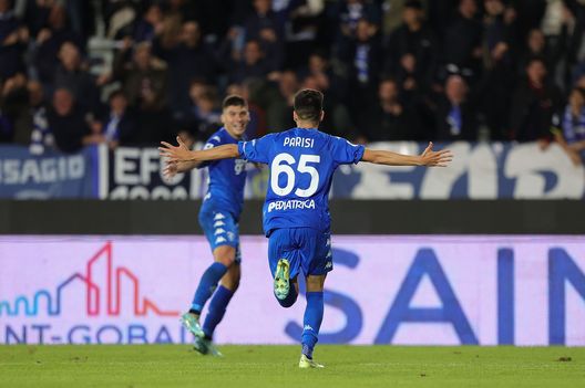 EMPOLI, ITALY - NOVEMBER 11: Fabiano Parisi of Empoli FC celebrates after scoring a goal during the Serie A match between Empoli FC and US Cremonese at Stadio Carlo Castellani on November 11, 2022 in Empoli, Italy. (Photo by Gabriele Maltinti/Getty Images) parisi